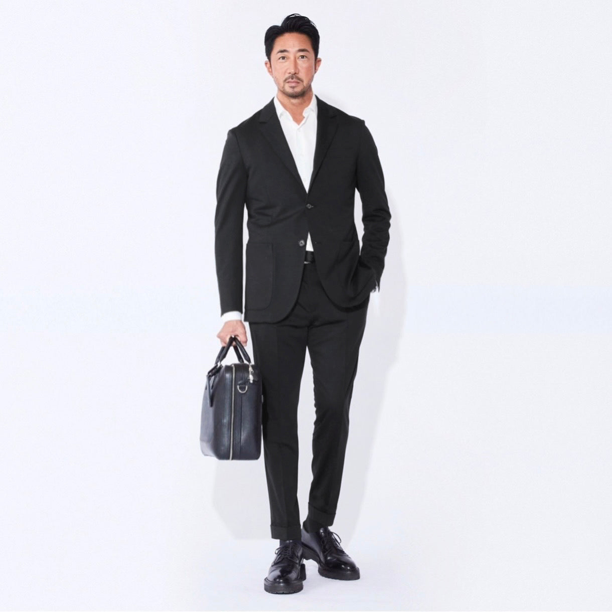 Helix Wool Jerseyスリムテーパードスラックス – MOVB